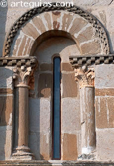 Ventanal. Santa Marta de Tera (Zamora)