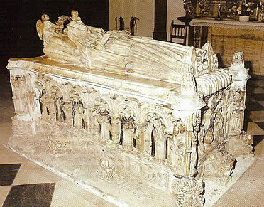 Sepulcro de la Reina Beatriz de Portugal, en el Monasterio toresano del Sancti Spiritus