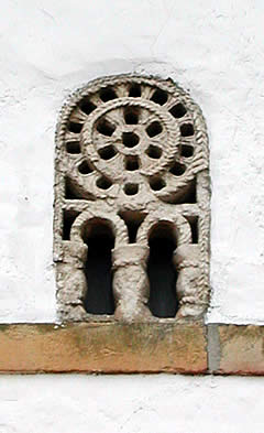 Celos&iacute;a prerrom&aacute;nica en la Iglesia de San Miguel de Villardeveyo