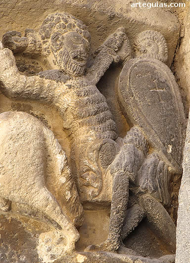 Combate a pie entre los dos guerreros