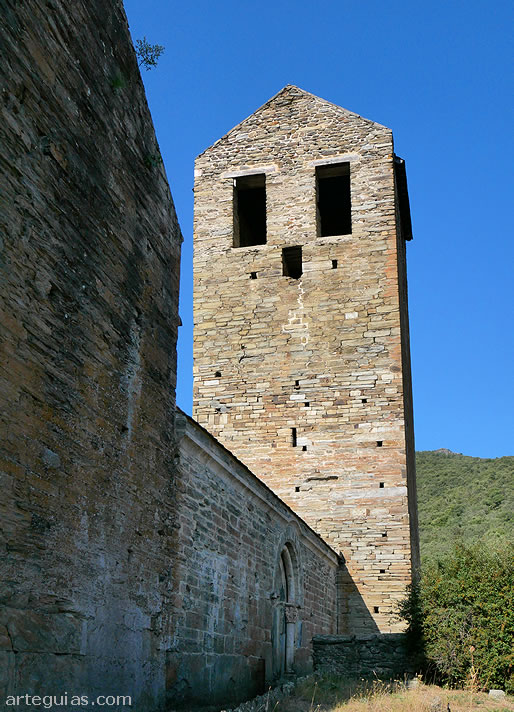 Torre campanario de la primera campa&ntilde;a