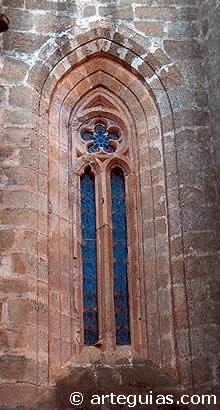 Ventanal de la cabecera de la concatedral. C&aacute;ceres