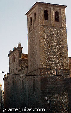 Cabecera y torre de la iglesia de Santiago