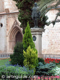 Gand&iacute;a: Plaza de la Constituci&oacute;n