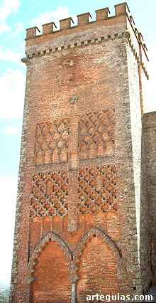 Torre mud&eacute;jar de ascendencia almohade: Aracena
