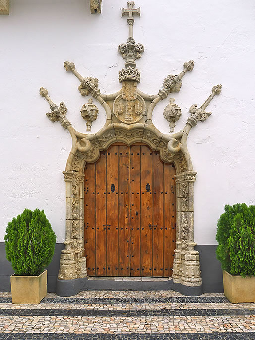 Puerta manuelina en Olivenza