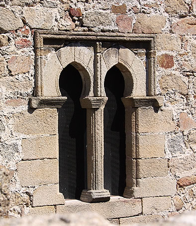 Ajimez en el castillo de Arenas de San Pedro