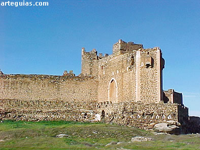 Castillo templario de San Mart&iacute;n de Montalb&aacute;n