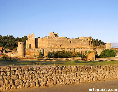 Atardecer en el castillo de Trigueros del Valle