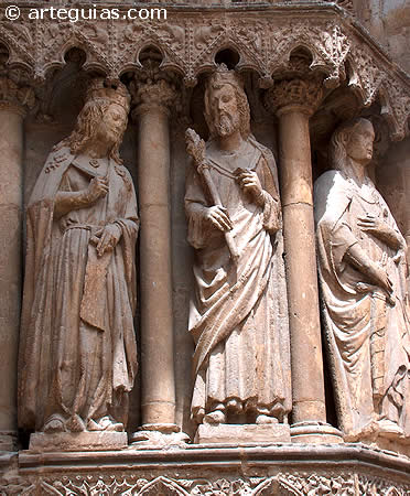 Detalle de la puerta de la Catedral de Burgo de Osma