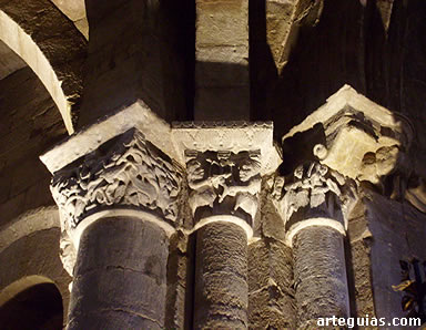 Columnas rom&aacute;nicas del interior de la Catedral de Santo Domingo de la Calzada