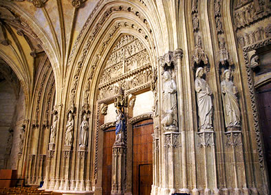 Triple portada de la catedral de Vitoria