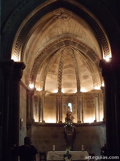 Interior de la Colegiata de Arb&aacute;s