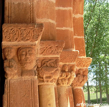 La escultura de la iglesia de Fuensa&uacute;co es atractiva y misteriosa