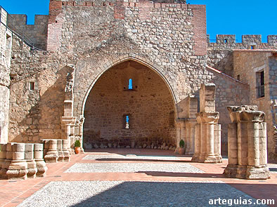 Iglesia del castillo de La Adrada