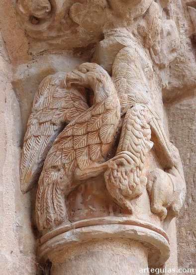 Capitel. Hospital de Navarrete