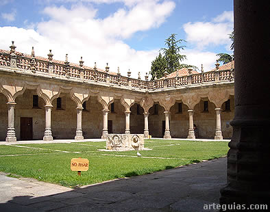 Patio de las Escuelas Menores de la Universidad