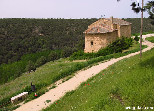 Una de las ermitas rom&aacute;nicas de la villa de Pedraza