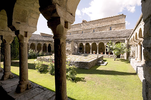 Claustro de la catedral de Roda de Is&aacute;bena