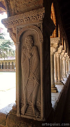 Detalle del claustro de Moissac