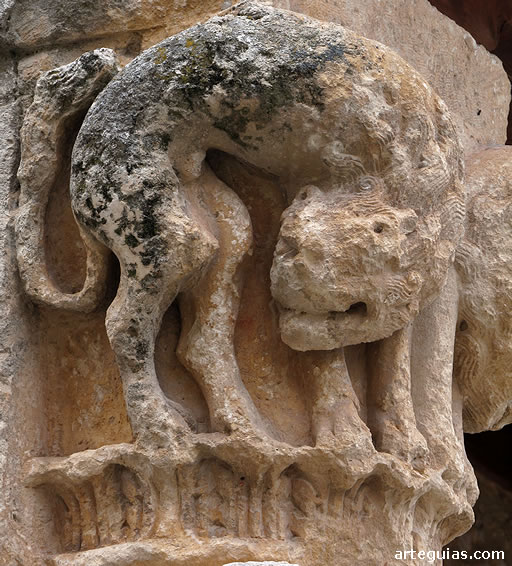 Capitel de la iglesia de Santa Mar&iacute;a de Fuentidue&ntilde;a, Segovia