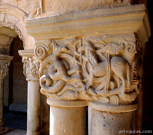 Capitel del claustro. Santillana del Mar