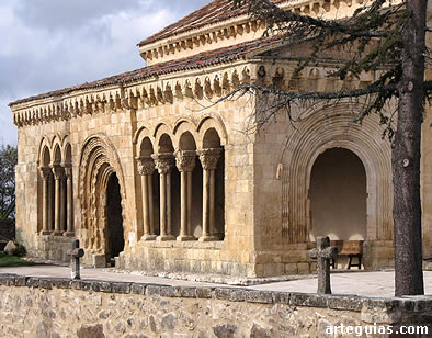 Iglesia de Sotosalbos
