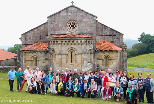 Foto de familia en San Pedro de Mezonzo