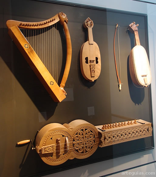 Reproducci&oacute;n de instrumentos medievales en el Museo de las Peregrinaciones