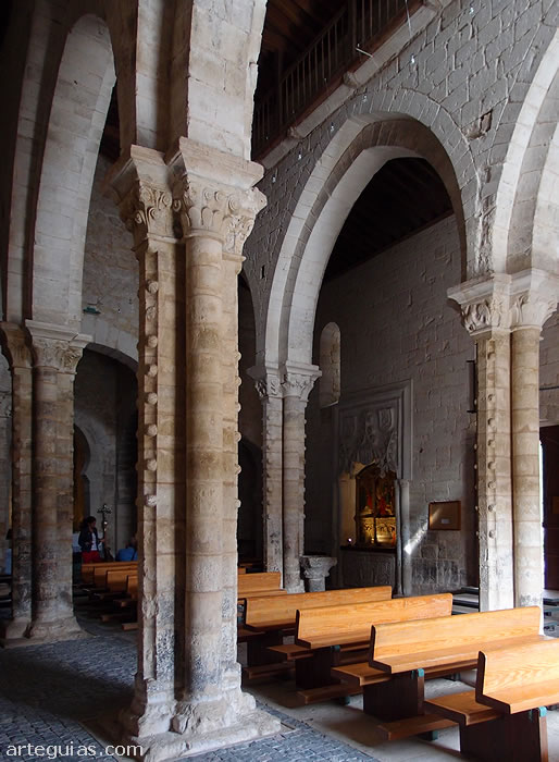 Wamba: interior de la nave central de la iglesia