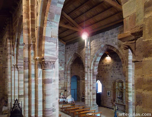 Interior de la iglesia del antiguo monasterio de San Mill&aacute;n de Lara