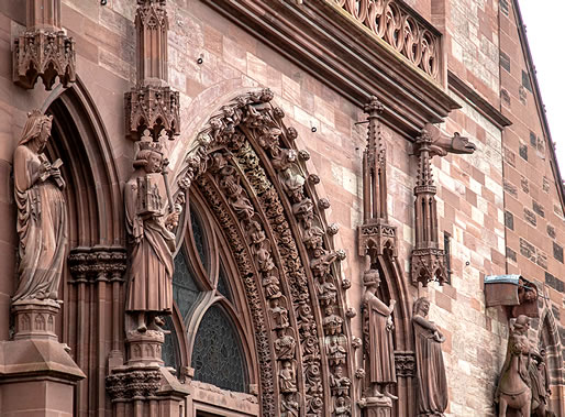 Fachada occidental de la Catedral de Basilea