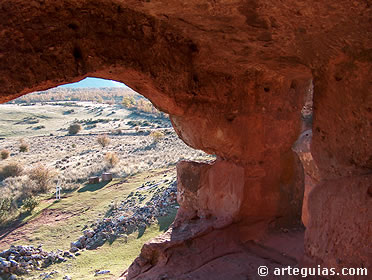 Cuevas en el Yacimiento de Tiermes