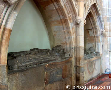 Sepulcros g&oacute;ticos